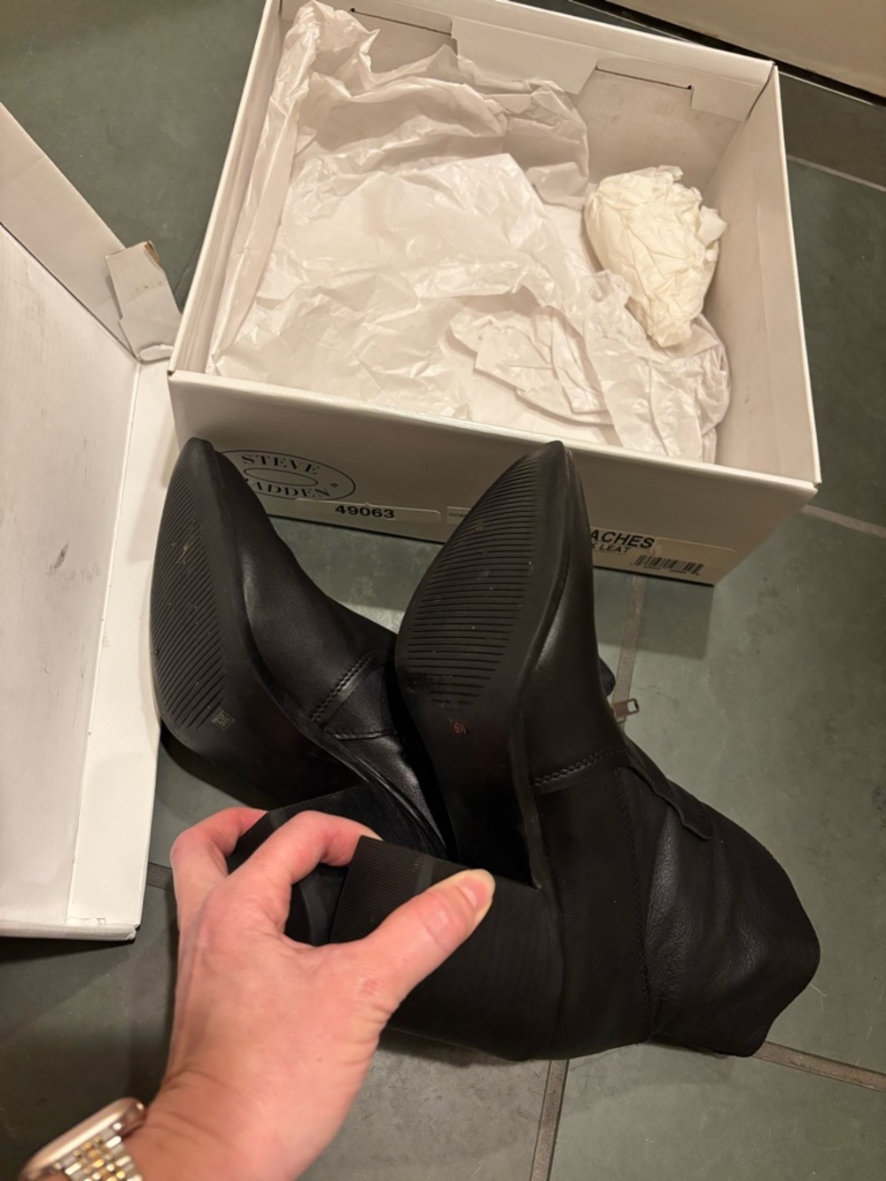 Steve Madden Black Leather Ankle Booties with Block Heel and pointed toe 6.5 - Picture 5 of 6